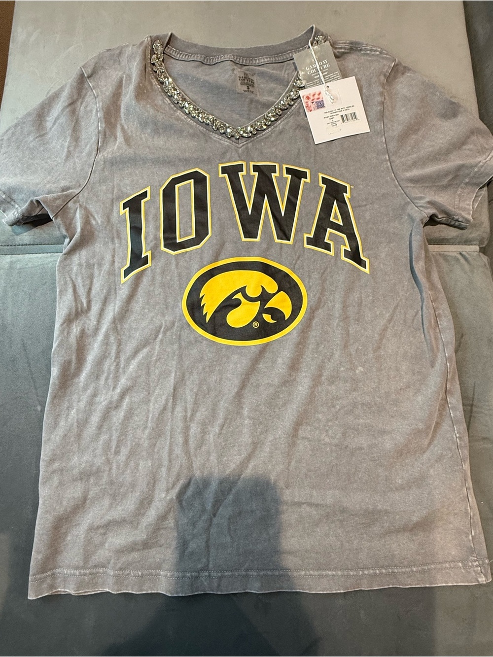 Iowa Beaded V-Neck Short Sleeve Tee in Gray